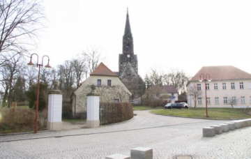 Blick auf die Lukaskirche vom Schlossplatz.