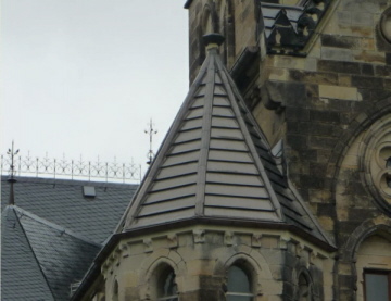Neue Bleibedachung am S&uuml;dgiebel.
